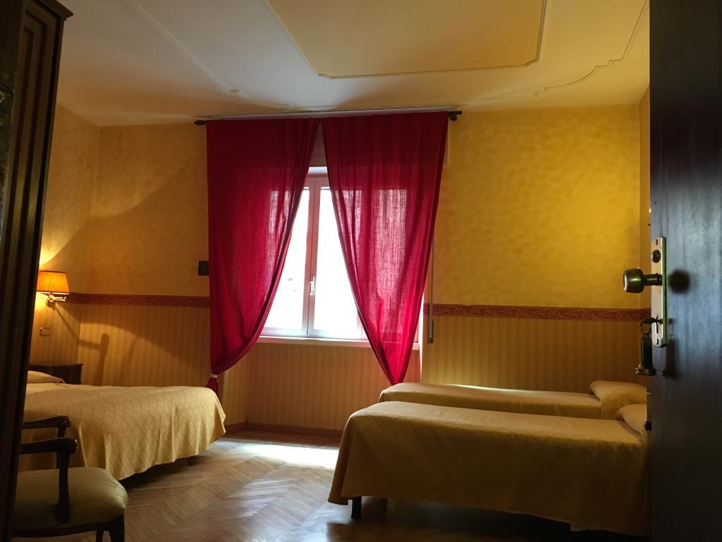 Hotel Trinita Dei Monti Рим Экстерьер фото
